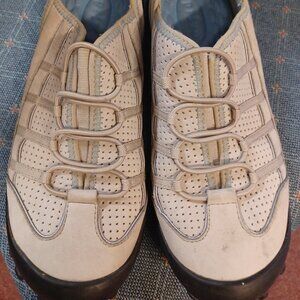 Privo by Clarks Beige 7M